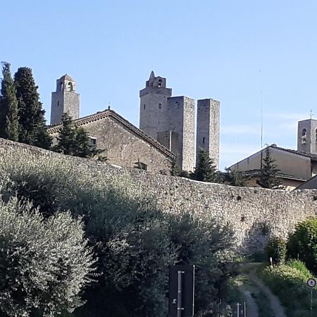 Sotto Le Mura Di Leonardo San Gimignano Esterno foto