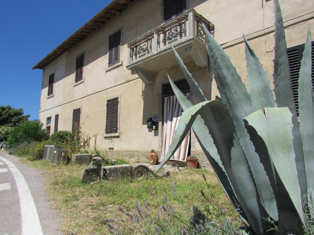 Sotto Le Mura Di Leonardo San Gimignano Esterno foto